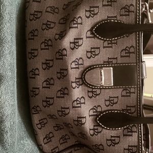 Dooney & Bourke purse